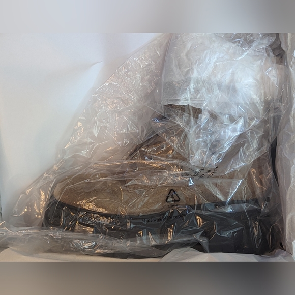 NIB Marc Fisher Happier suede medium brown black lug sole faux fur lined lace up - Picture 10 of 10